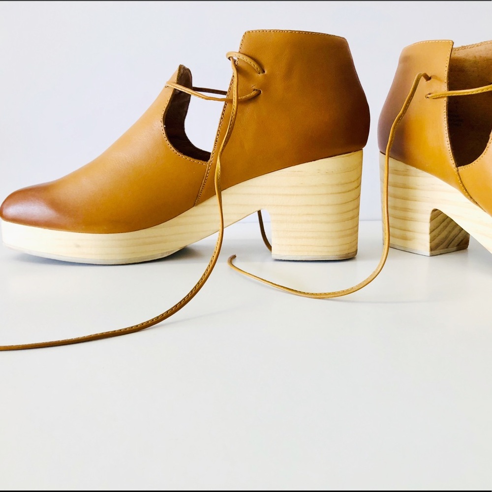 Kelsi Dagger Brooklyn North tan shoes